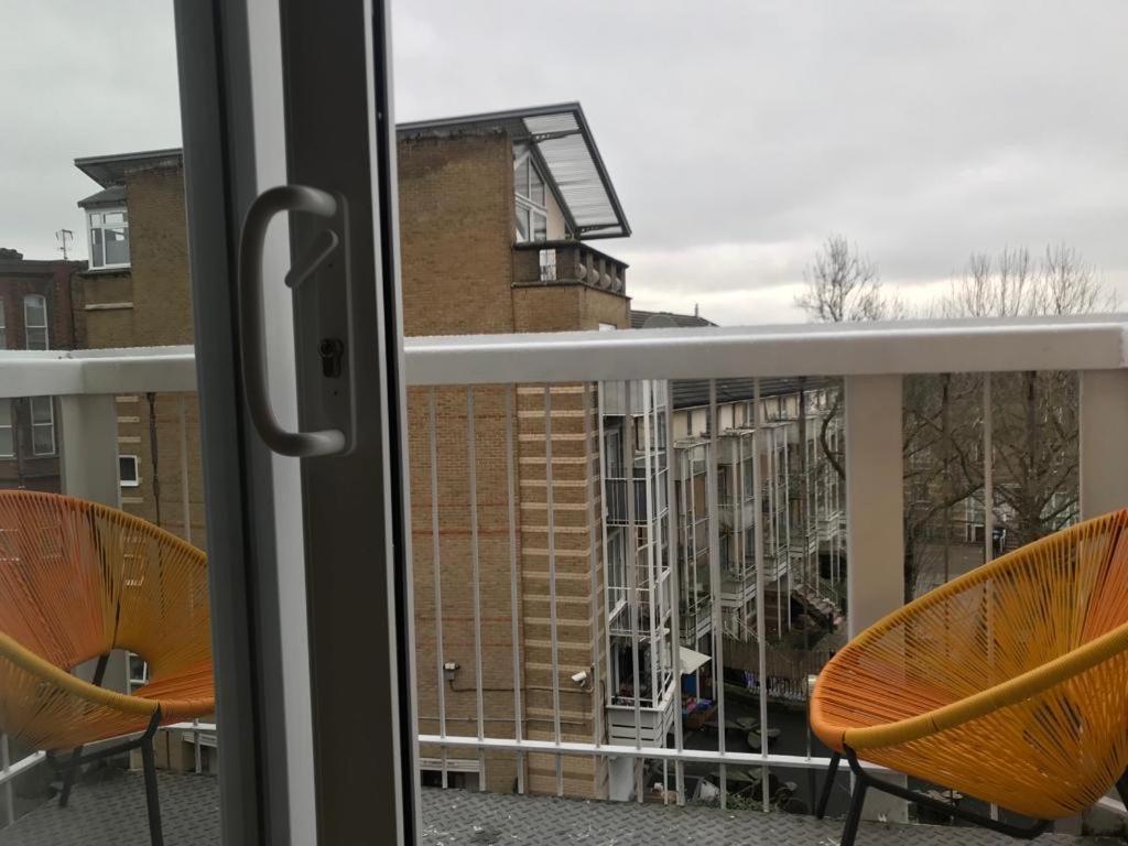 Privatunterkunft En-suite With A Superking Size Bed And Balcony